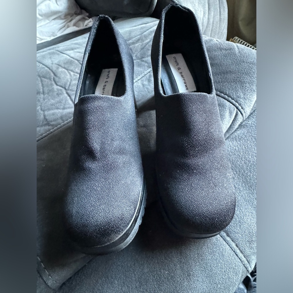 Croft & Barrow Women's Black Courts size 6.5